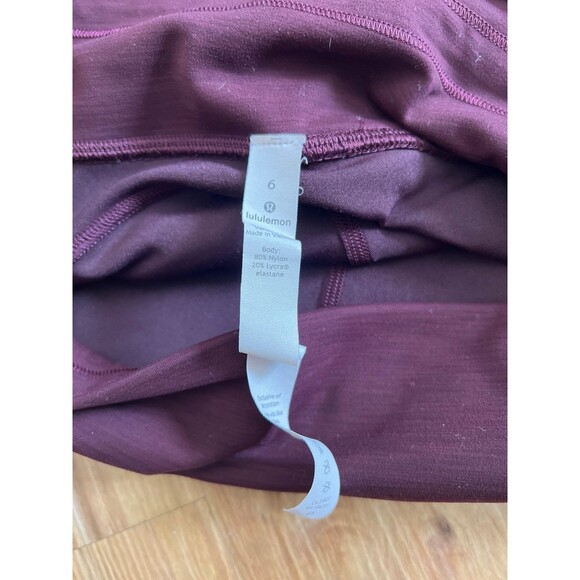 Lululemon leggings size 6 - Picture 3 of 3